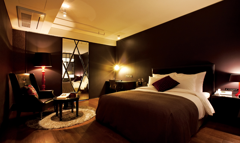 Lee Design Hotel Room Woodflooring